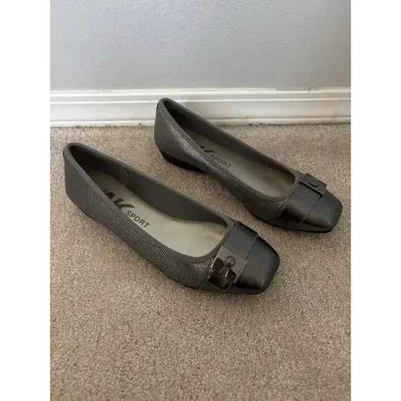 Anne Klein AK Sport Women’s Ballet Flats Slip On Shoes Sz 7.5 Metallic Pewter - Picture 5 of 7
